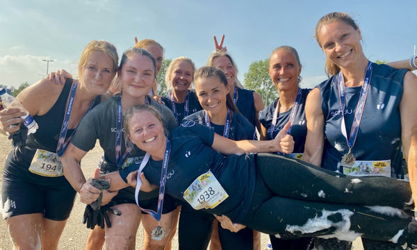Schou kvinder erobrer Ladies Mud Race med teamwork og eventyrlyst 🤩