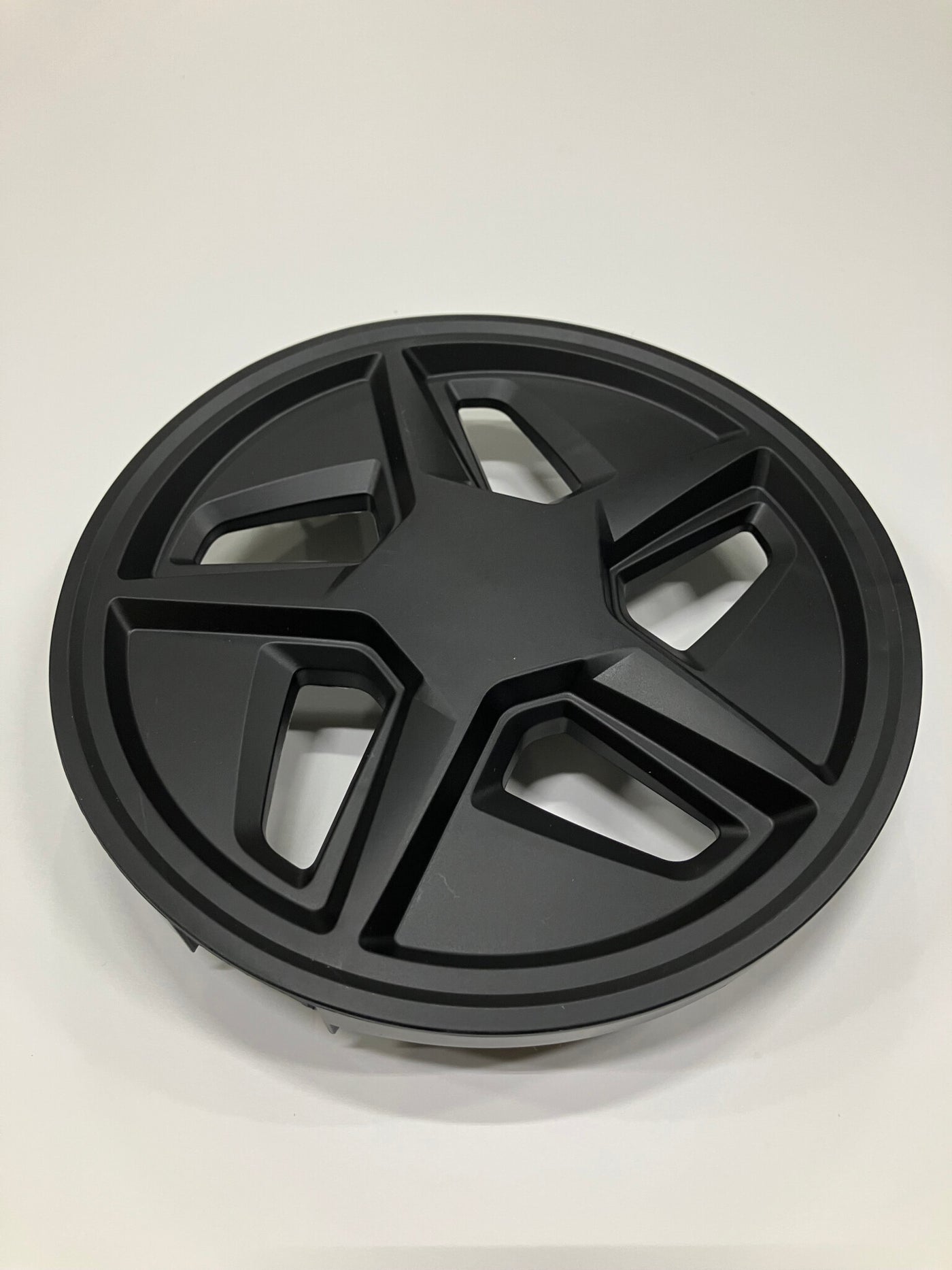 RIGHT WHEEL COVER F/18741 - PART 36