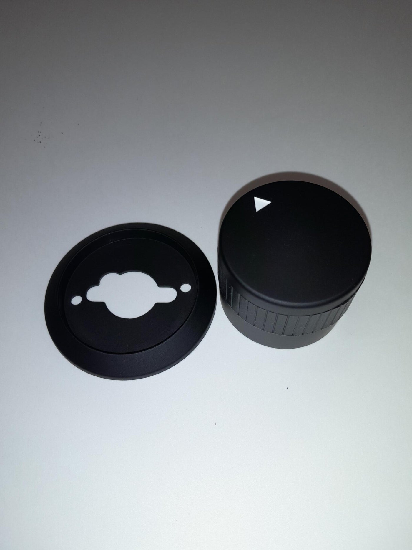 COMPLETE KNOB (SIDE) F/100716+100718 - PART 15+17
